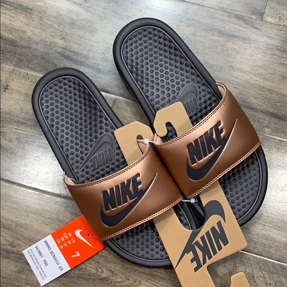 NIKE WMNS BENASSI JDI MTLC RED BRONZE/THUNDER GREY - Picture 11 of 16